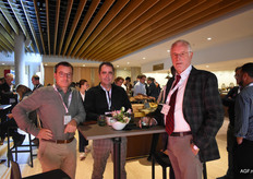 De lezingen werden omlijst door de nodige borrels en lunches om te netwerken