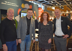 Kees Stijger, teler van kleurrijke tomaten, met TNI team Marvin Rapmond, Stefanie Sinack & Martijn van den Berg