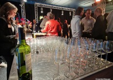 Bij spreker Reinier van den Berg is het glas altijd halfvol, vertelde hij vóór de borrel in zijn verhaal over klimaatverandering.