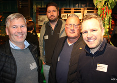 Brian Meier, Marco Koeleman en Stijn Berndsen van Jager Holland uit Emmen met Miguel Linssen van ZON
