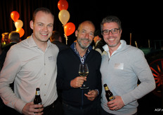Jeroen Prins en Stefan van Os (Growers United - Purple Pride) met spreker Reinier van den Berg