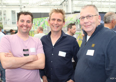 Vollegrondstelers Meindert Jan Botman en Rene Verdonk met Jan Oosterom, voor het eerst niet als voorzitter, maar 'gewoon' vanuit Kwekerij Lijntje