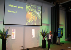 Opening door Ton van Dalen