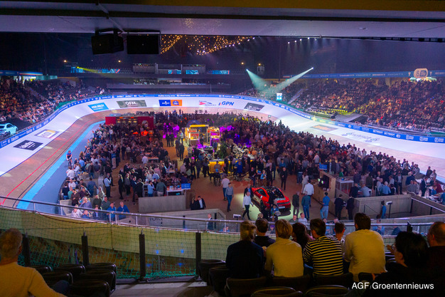 Kijkje op de baan en het middenplein