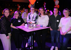 Ine van Kleef (ZON Unigrow), Alicia de Lange en Sven Hoes (Kwekerij van den Belt), Iris van Nieuwenhoven en Rico Beurskens ((ZON Unigrow) en Baukje Postma (Kaaij Kwekerij)