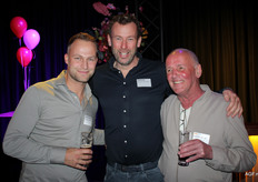 Lourens van Rooijen en Johan Knoll van Terra Natura International met Corné van Winsen van ZON