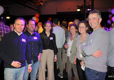 Miguel Linssen, Hans Kerstjens, Saskia Coenen van ZON met Louise Peeters (Brooker Tuinbouwbedrijf), Danielle en Ger Coenen (Coenen Agro)