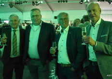 Richard Schouten, directeur GroentenFruit Huis, Jan Oosterom voorzitter van Oxin Growers, Gerard Pronk, fruitteler en oud bestuursvoorzitter van The Greenery, Ton van Daalen directeur van Oxin Growers.