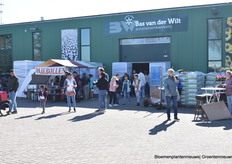 En we zijn in Waddinxveen, bij Bas van der Wilt Potplantenkwekerij