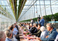 Toon van Tuijl toonde zich ook trots op de familie Kreling, winnaar van de Tuinbouw Ondernemersprijs 2025. 