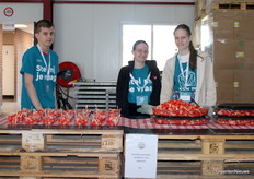 Aardbeien met slagroom bij Kwekerij van Tuyl. Hmmm.