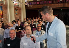 Dagvoorzitter Rob Veenman in gesprek met Marco van der Goes van Houwenplant.