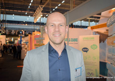 Niels Lauwers van 30MHZ is even uit zijn eigen stand weg voor een rondje over de beurs.