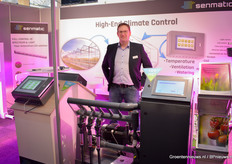 Johnny Rasmussen van Senmatic liet de licht-, irrigatie- en bemestingsoplossingen van het bedrijf zien.