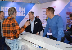 Cor en Jeffrey den Hertog voeren prima gesprekken tijdens HortiContact