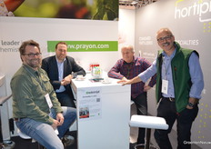 Martien Melissant van Oro Agri met zijn Duitse collega in de stand bij Prayon.