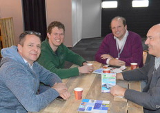 Een onderonsje....  Ad de Roon en Harm Huize (TTW),  Victor Koekkoek (Bioactive) en Marc v/d Broek (Soltric)