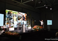 Pieter Pot is eigenlijk de melkboer van een eeuw geleden: die bracht een volle fles en nam de lege weer mee.