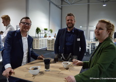Marcel Scholtes en Bart Steijn van Flynth, samen met Miriam v/d Meer van Cactus v/d Meer en ledenraadslid bij Royal FloraHolland.