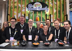 Team Red Sun Farms. Er werden groene, oranje, bruine en rode Gourmet Tomaten uit de Chef's Collection getoond. De aanwezigen waren het meest benieuwd naar de groene variant.