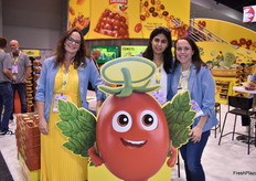 Tobi Paul, Mary Pettis en Tulika Chikersa, NatureSweet.