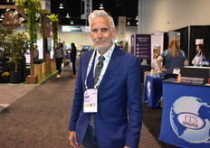 Craig Slate van SunFed loopt mee op de beurs.