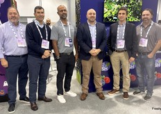 Bruce Turner, Jorge Andres Varela, Jyoti Bhogal, Braeden Sinn, Darren Sinn en Jaysen Weidner van Berry Fresh.