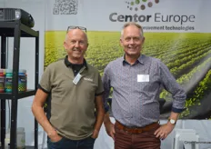 Arie Draaijer van Sendot op de foto met Matthé Bleeker van Centor Europe. Centor ontwikkelt coatings, maar verkoop ook machines voor zaadtechniek, waaronder die van Sendot.