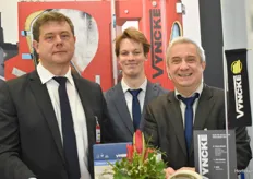 Grzegorz Sochacki, Arno Feys en Claude van Hoornweder van Vyncke met hun Biomassa Ketel.