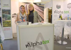 Anne-Sophie Simon en Paulina Urbanek met Alphatex