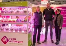 Zoltan Seijpes, Keith Thomas en Anita Zelnik met Food Autonomy. Het team verklapte dat ze binnenkort een nieuw verticaal landbouwproject in Tsjechië zullen starten!