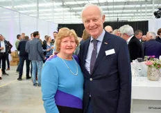Voormalig voorzitter van de Tuinbouw Ondernemersprijs organisatie Nico Koomen samen met zijn vrouw Ans Koomen.