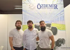 Het team van het Trukse bedrijf Ozdemir