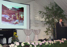 "Collega en vriend Piet Blankedaal ging in op de jarenlange relatie met name vanwege de vroege importaardappelen uit Malta. Met een list was Jan naar Tuitjenhorn gelokt, waarna hij verkleedt als arabier met de Rolls op de film vastgelegd werd voor de Daalimpex kalender. Piet Blankendaal sprak tevens over zijn levensovertuiging: "jaarlijks doen we voor 150 mln handel met elkaar en nog nooit is 1 woord op papier vastgelegd want Jan's levensovertuiging is "een man een man, een woord een woord"."