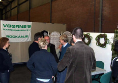 Een gezellige drukte bij de stand van Voorne's Plantenkwekerij BV