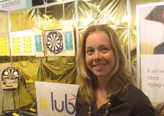 Saskia Koehler van Luba. Ze organiseren op de Tuinbouw Relatiedagen een dartwedstrijd