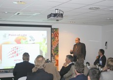 Harrij Schmeitz hield goede presentatie over de grote veranderingen binnen de techniek zoals die opgepakt gaan worden door de retail