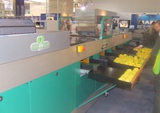 de machine sorteert de appelen met behulp van IQS nog nauwkeuriger