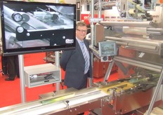 Alex Hofstede van Ulma Packaging bij de nieuwe verpakkingsmachine