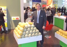 Henk de Ruiter van De Ruiter Seeds toont een nieuw meloenras