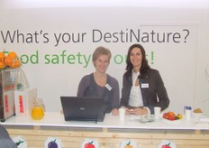 Yvette de Schepper en collega van Koppert Biological Systems