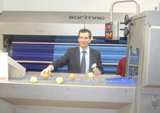 Roy Lemmen van Sormac bij de nieuwe Uienschiller