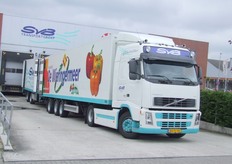 Wel eens een vrachtwagencombinatie van 25.25 meter gezien?. SVB Transportgroep had'm staan