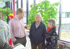 Ook Arie de Bruijn(oud-CEO van Europool Systems) nam een kijkje met zijn vrouw. Hier in gesprek met Kees Valstar.