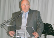 Aad van der Windt sprak de menigte toe namens de eigenaren van het terrein: Handelsmij Van Rijn, Valstar Holland en Flora Holland. Sinds de overname 10 jaar geleden is de werkgelegenheid op het terrein van 500 personen toegenomen naar 1500.