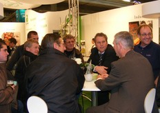 Arno van Oers is druk in gesprek