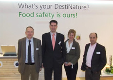 Voedselveiligheid blijft topprioriteit voor Koppert Biological Systems. Hier met Peter Maes, Markus Huurman, Mirjam Bloom en Michel Allene.