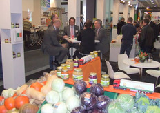 Een drukke boel bij Green Organics dat de stand deelde met Eosta.