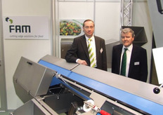 De bandsnijmachine van FAM is volgens Ron Mc Veigh en Gert Driessens een van de meest sanitaire en daarnaast eenvoudig om in te stellen.