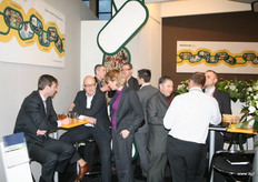 Drukte bij DailyFresh Logistics tijdens de borrel